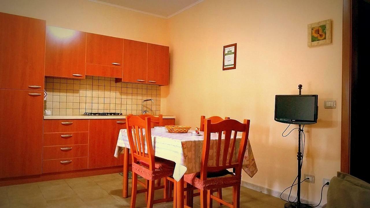 B&B Di Angela Scotellaro Palmariggi Buitenkant foto